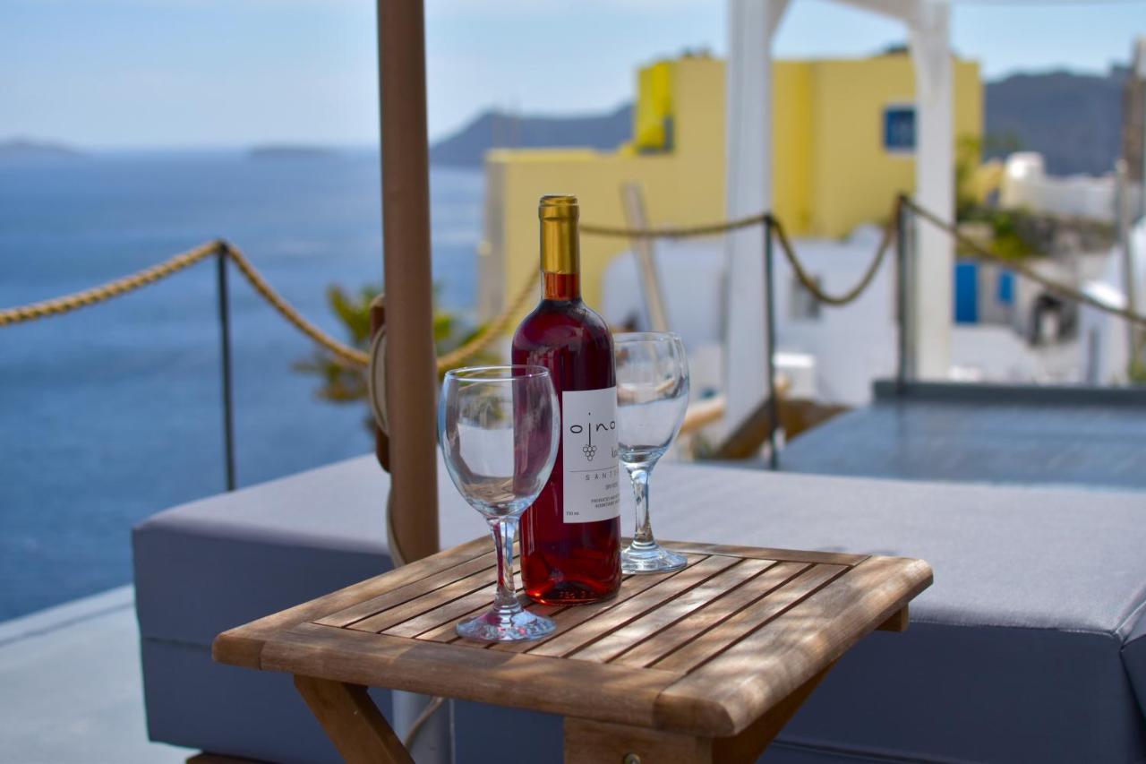 Oinos Luxury Suites Caldera Oia  Exterior photo