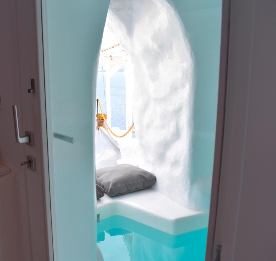 Oinos Luxury Suites Caldera Oia  Exterior photo