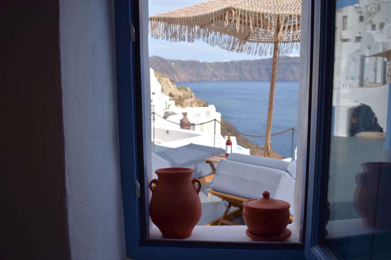 Oinos Luxury Suites Caldera Oia  Exterior photo